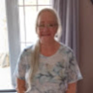 Meet your Posher, Mona